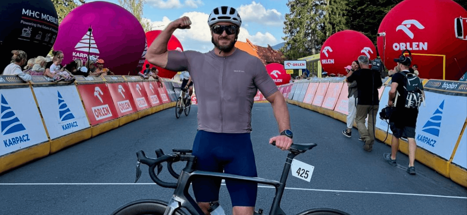 Nagłówek do artykułu o współpracy pashybicepsa z decathlonem